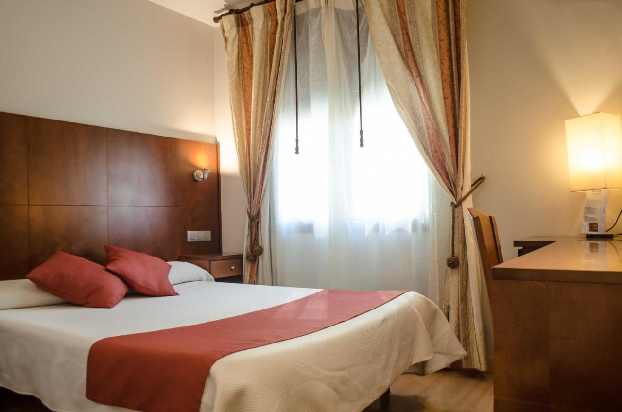 Hotel Jaques Jaca Exteriér fotografie
