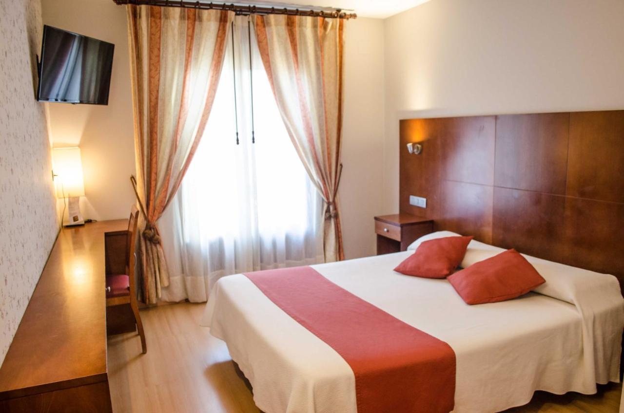 Hotel Jaques Jaca Exteriér fotografie