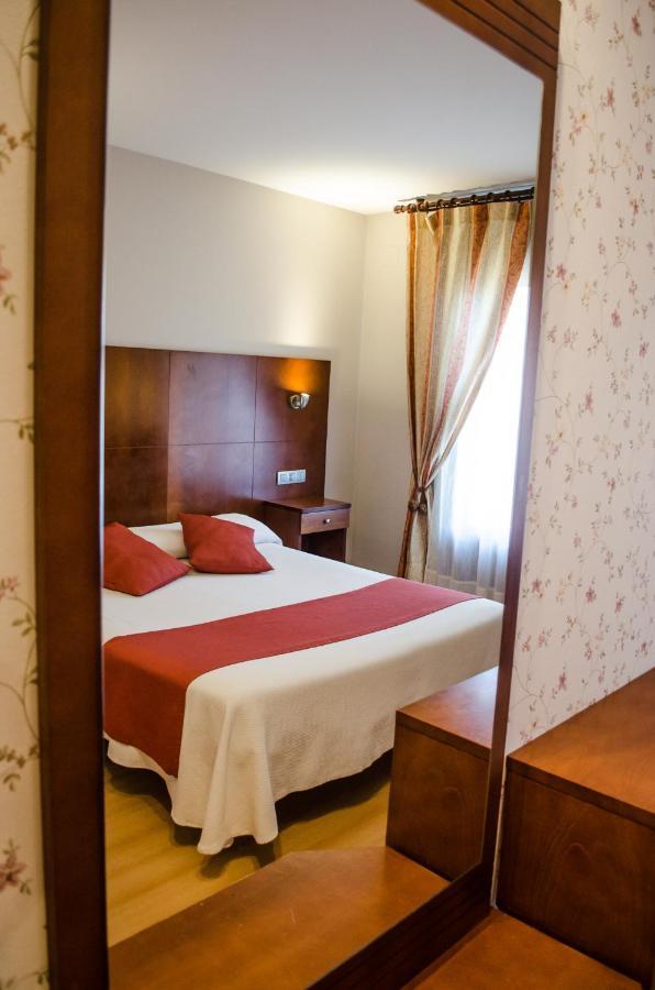 Hotel Jaques Jaca Exteriér fotografie